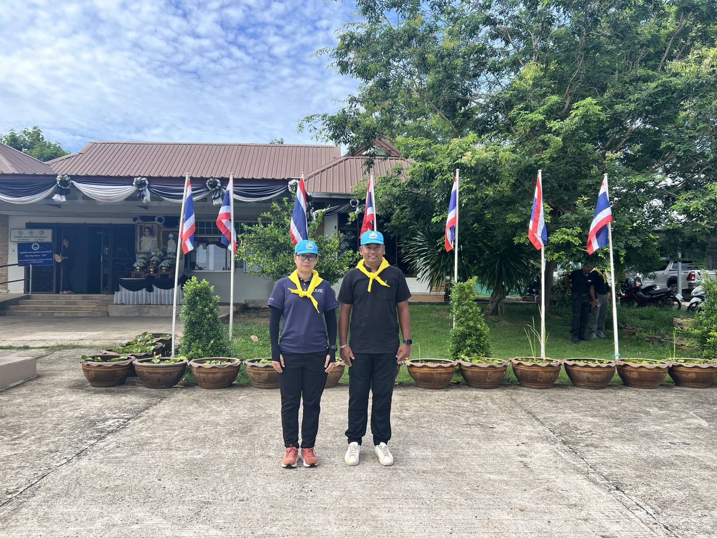  พช.โนนดินแดง ร่วมกิจกรรมอาสาพัฒนาปรับปรุงภูมิทัศน์ ปลูกต้นไม้